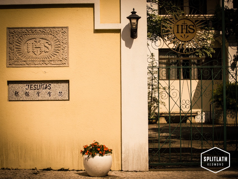 gallery-photo
